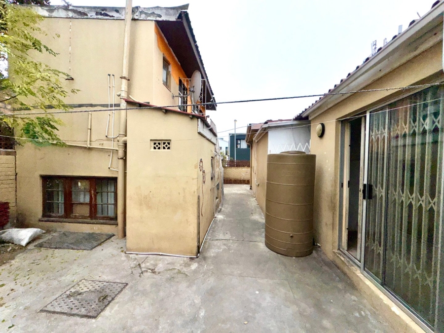 5 Bedroom Property for Sale in Woodstock Western Cape